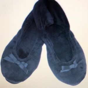 ❤️NWOT BLACK DEARFOAMS Size Med, SZ 7-8 Slippers